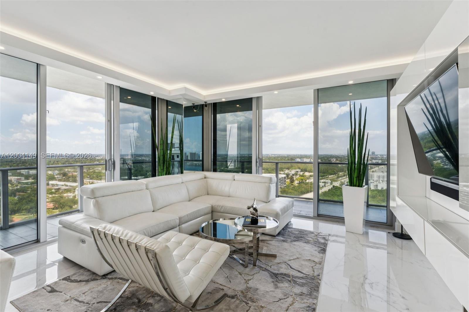 16385 Biscayne Blvd #3001, North Miami Beach FL 33160