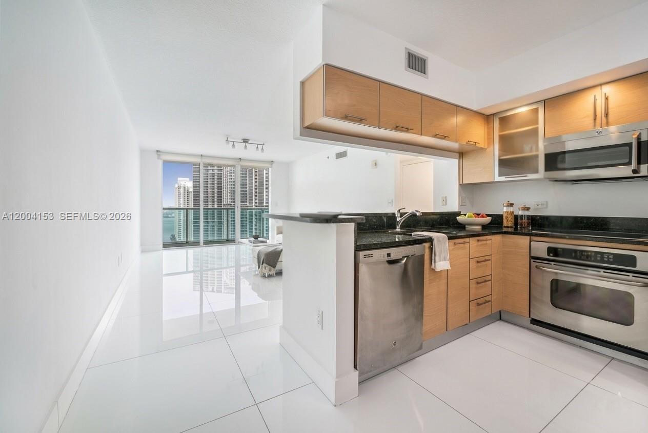 31 SE 5th St #3210, Miami FL 33131