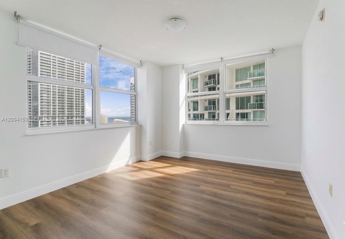 31 SE 5th St #3210, Miami FL 33131
