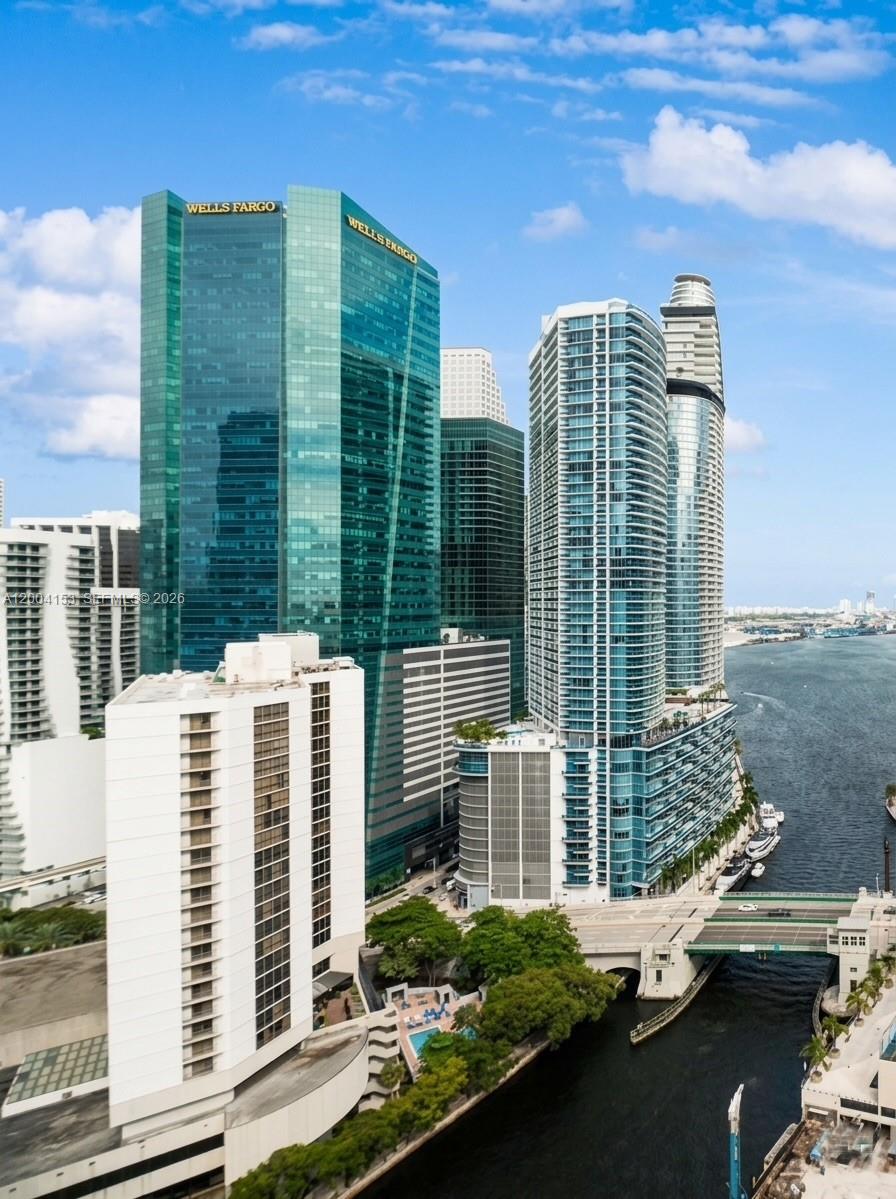 31 SE 5th St #3210, Miami FL 33131
