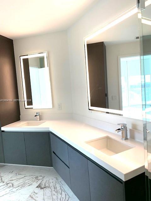 851 NE 1st Ave #2110, Miami FL 33132