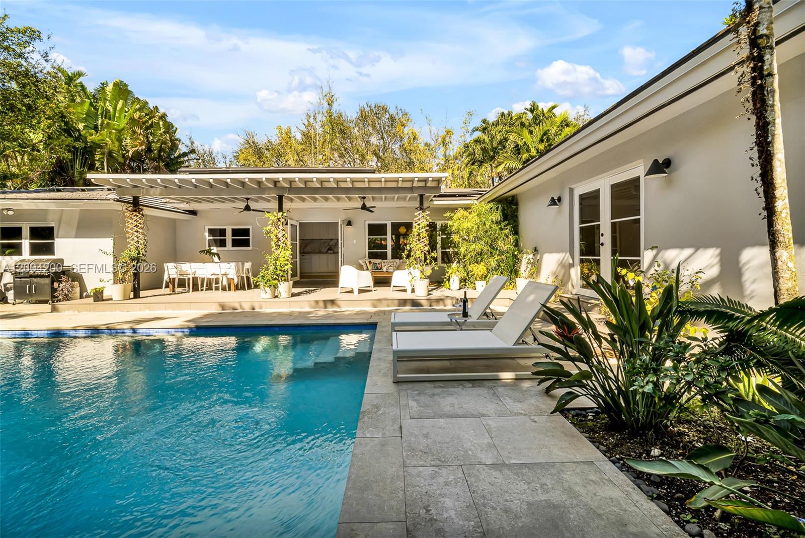 1010 Placetas Ave, Coral Gables FL 33146