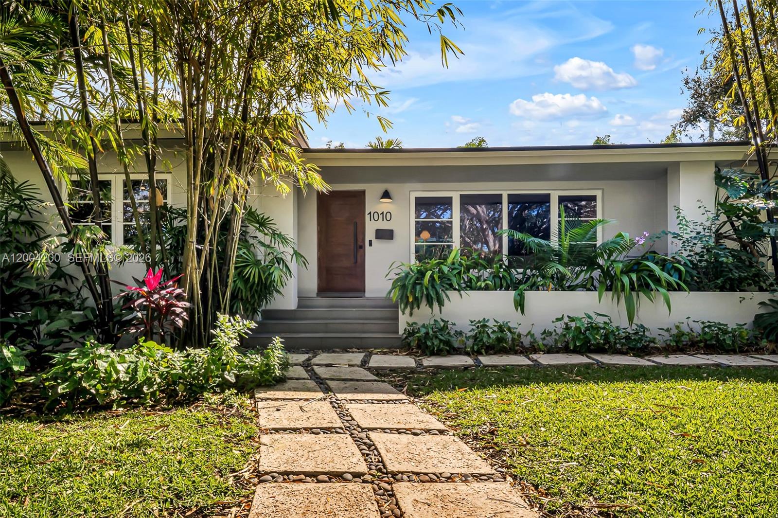 1010 Placetas Ave, Coral Gables FL 33146
