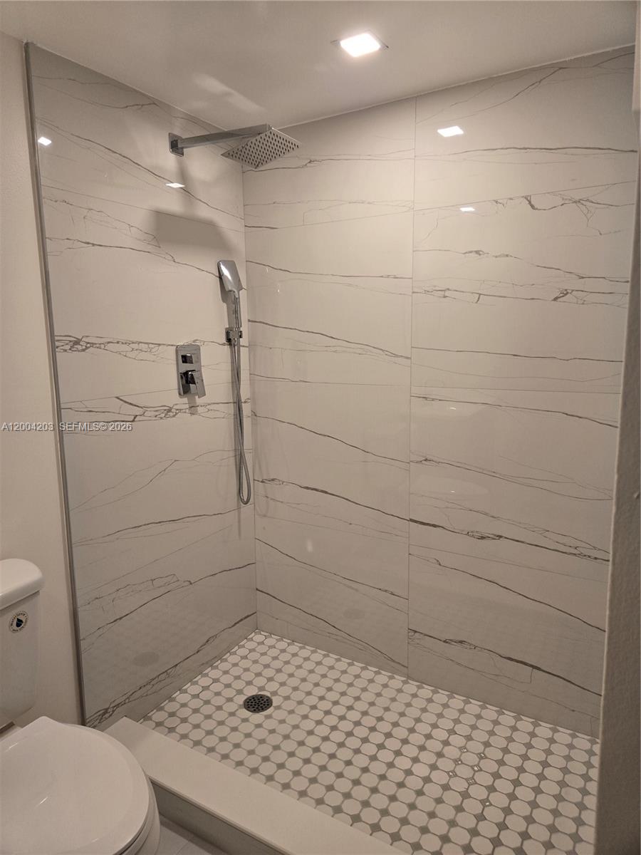 9610 S Belfort Cir #107, Tamarac FL 33321
