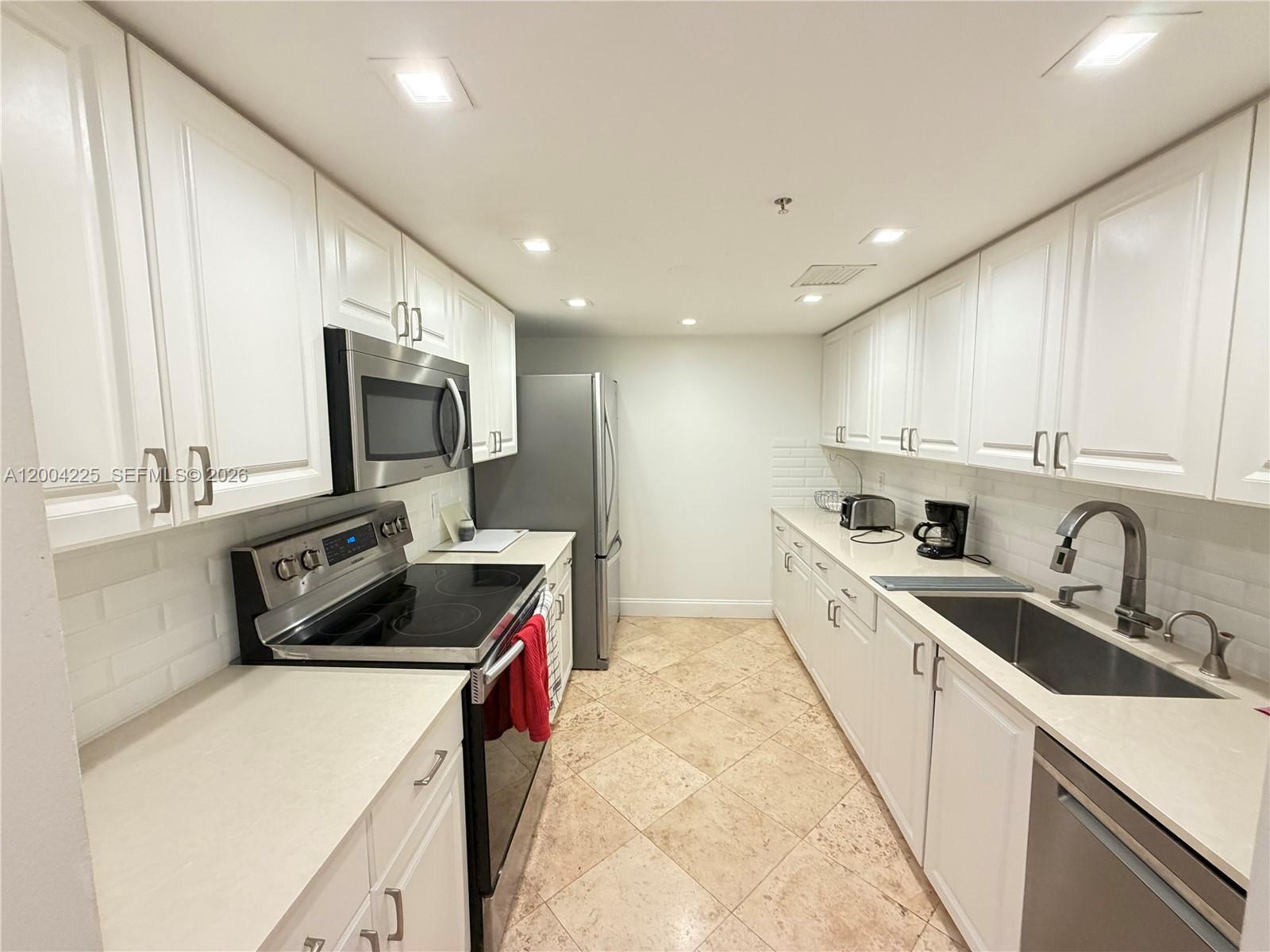 90 Alton Rd #301, Miami Beach FL 33139