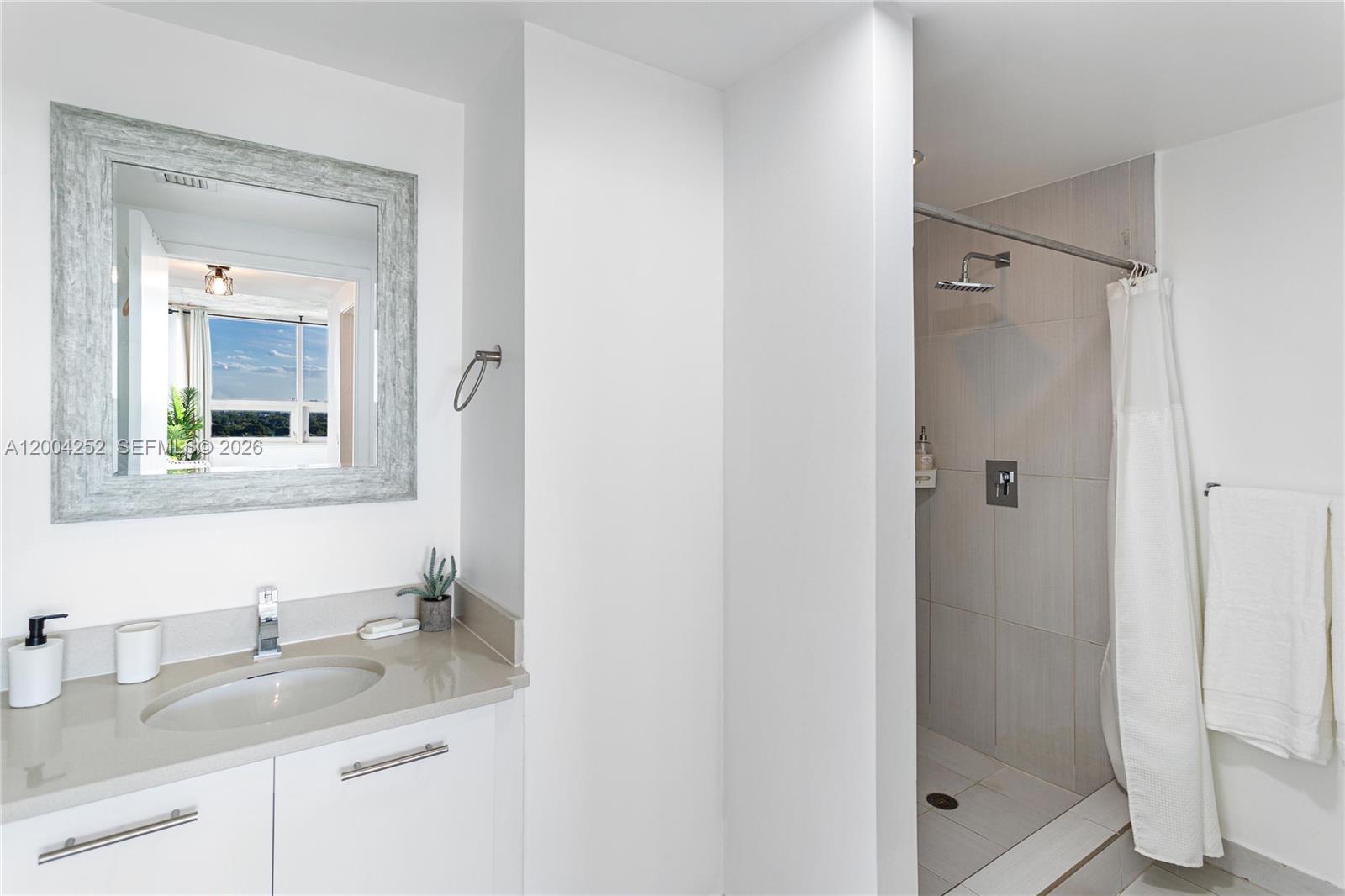 3250 NE 1st Ave #913, Miami FL 33137