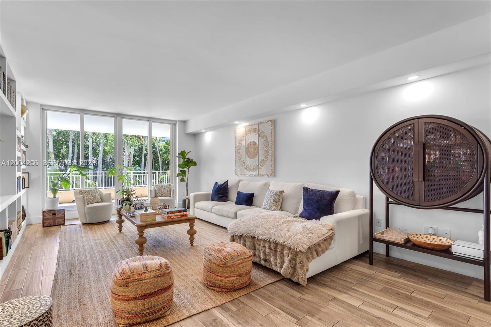 791 Crandon Blvd #302, Key Biscayne FL 33149