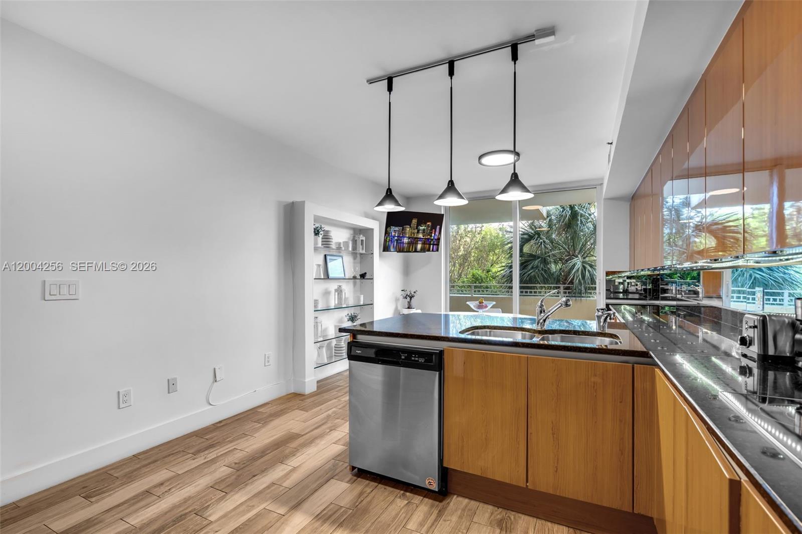 791 Crandon Blvd #302, Key Biscayne FL 33149