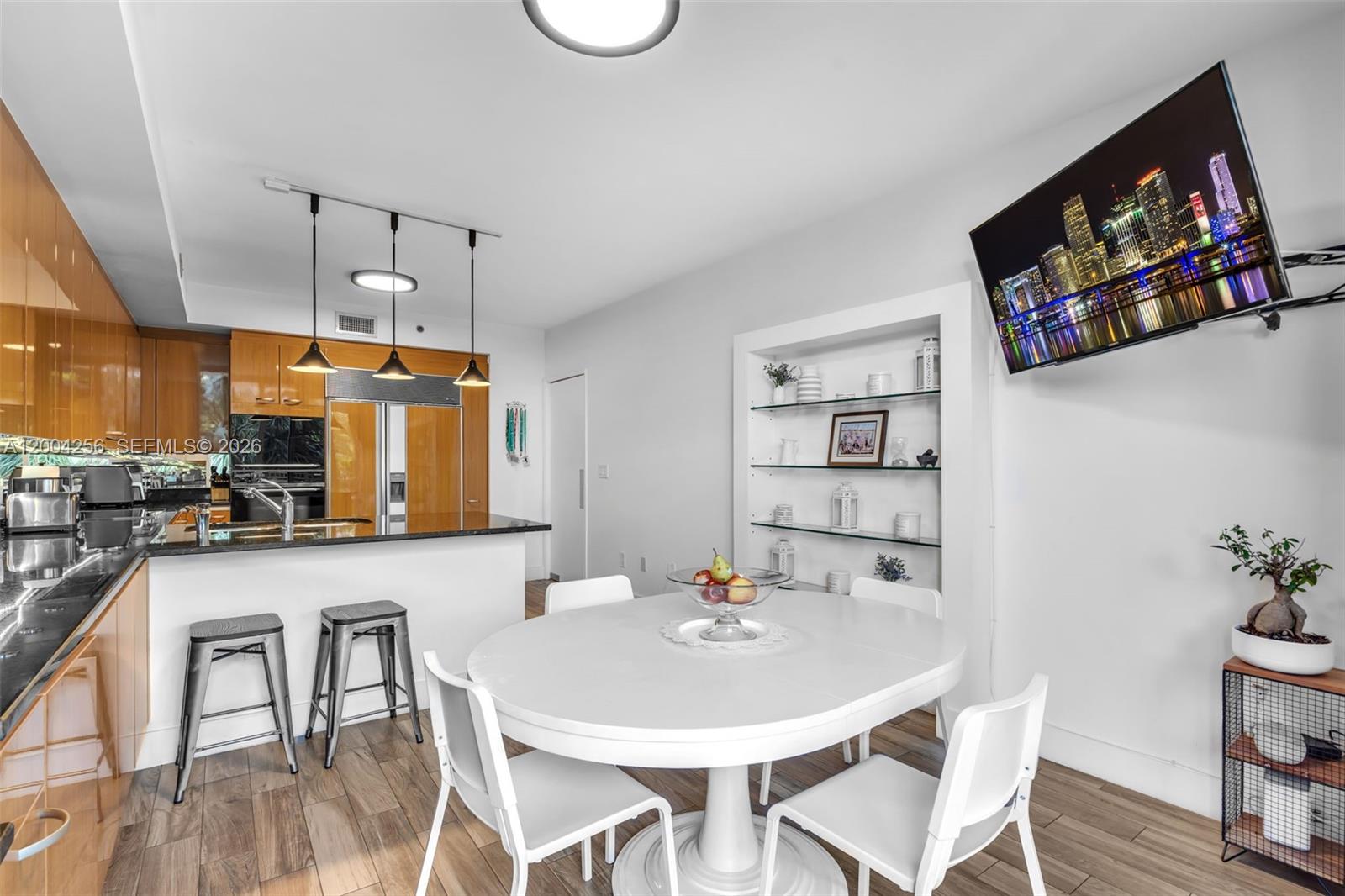 791 Crandon Blvd #302, Key Biscayne FL 33149