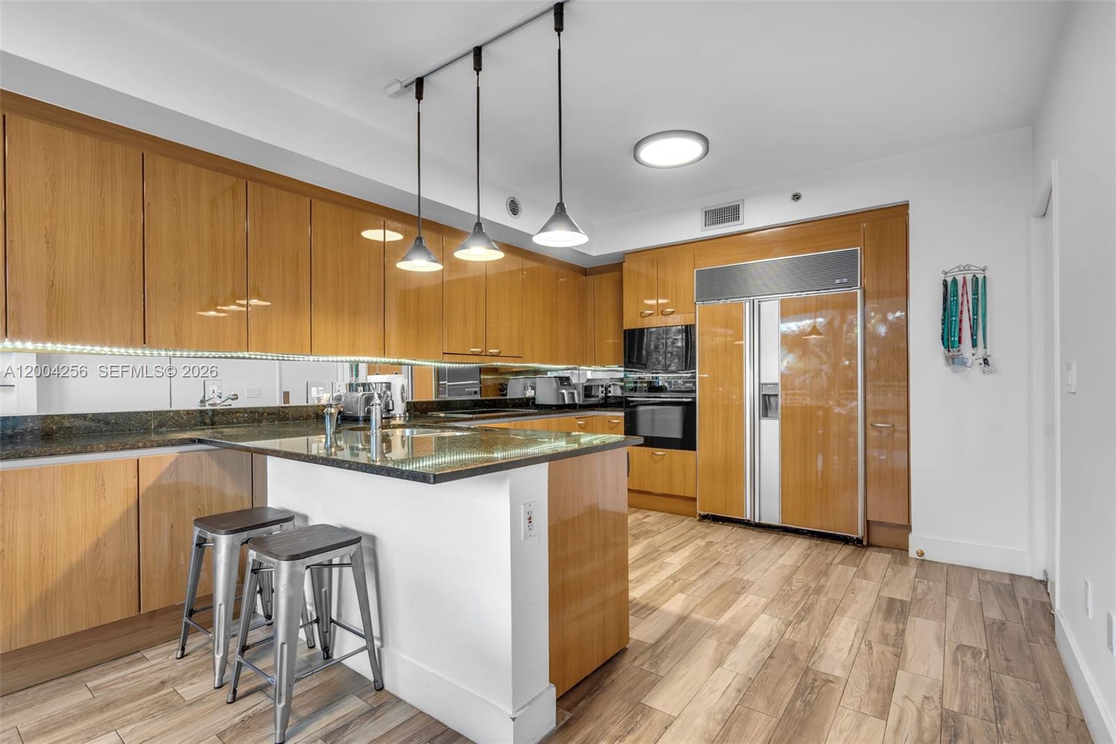 791 Crandon Blvd #302, Key Biscayne FL 33149