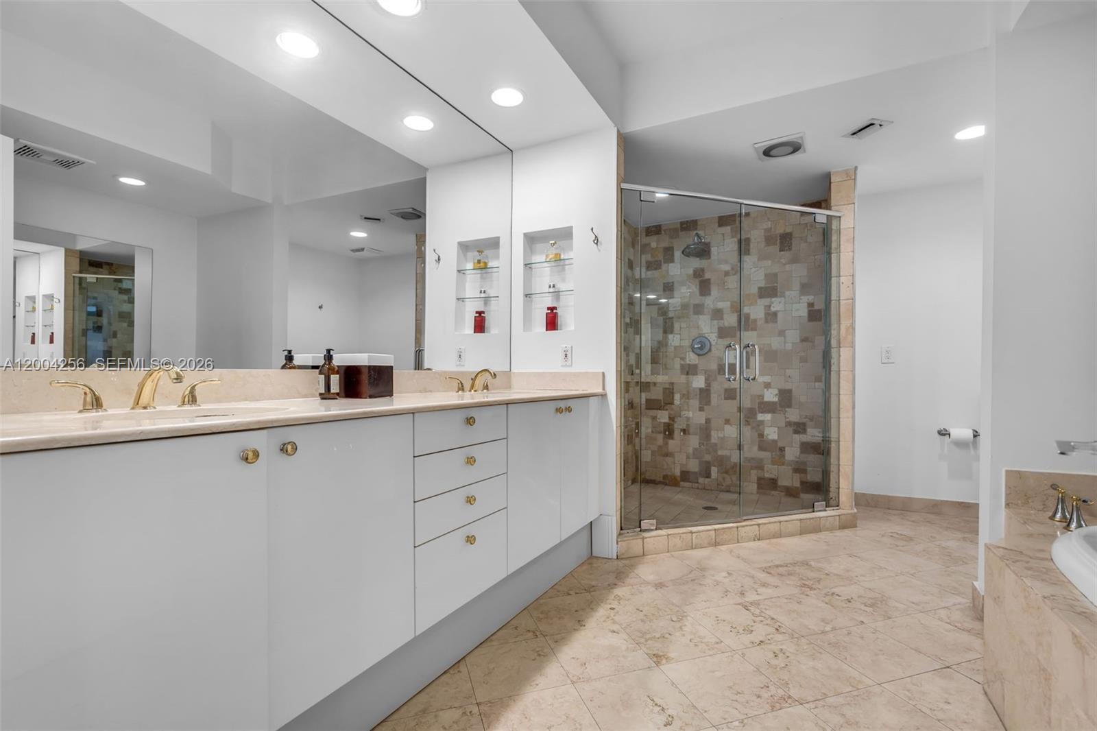 791 Crandon Blvd #302, Key Biscayne FL 33149