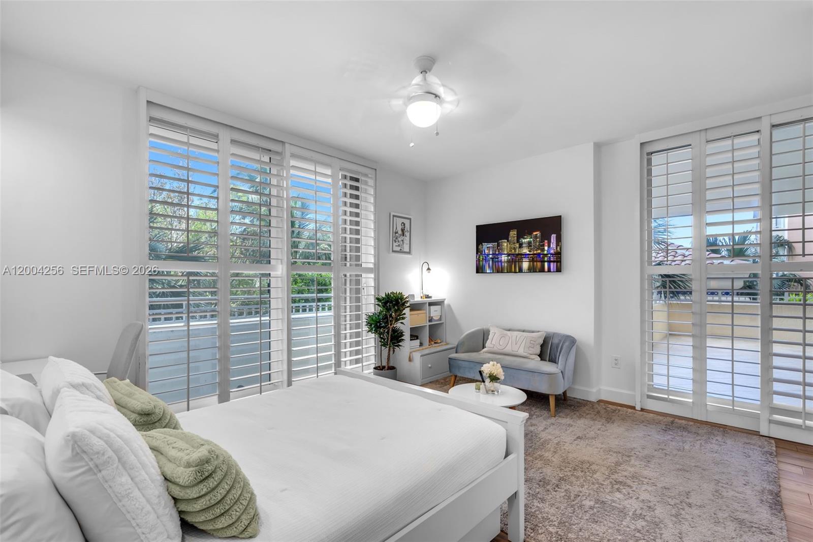 791 Crandon Blvd #302, Key Biscayne FL 33149
