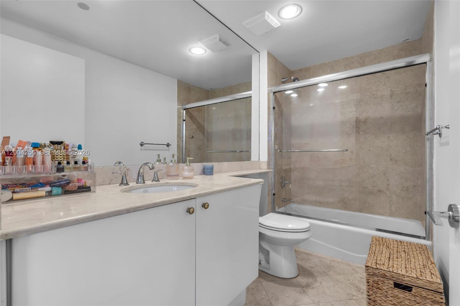 791 Crandon Blvd #302, Key Biscayne FL 33149