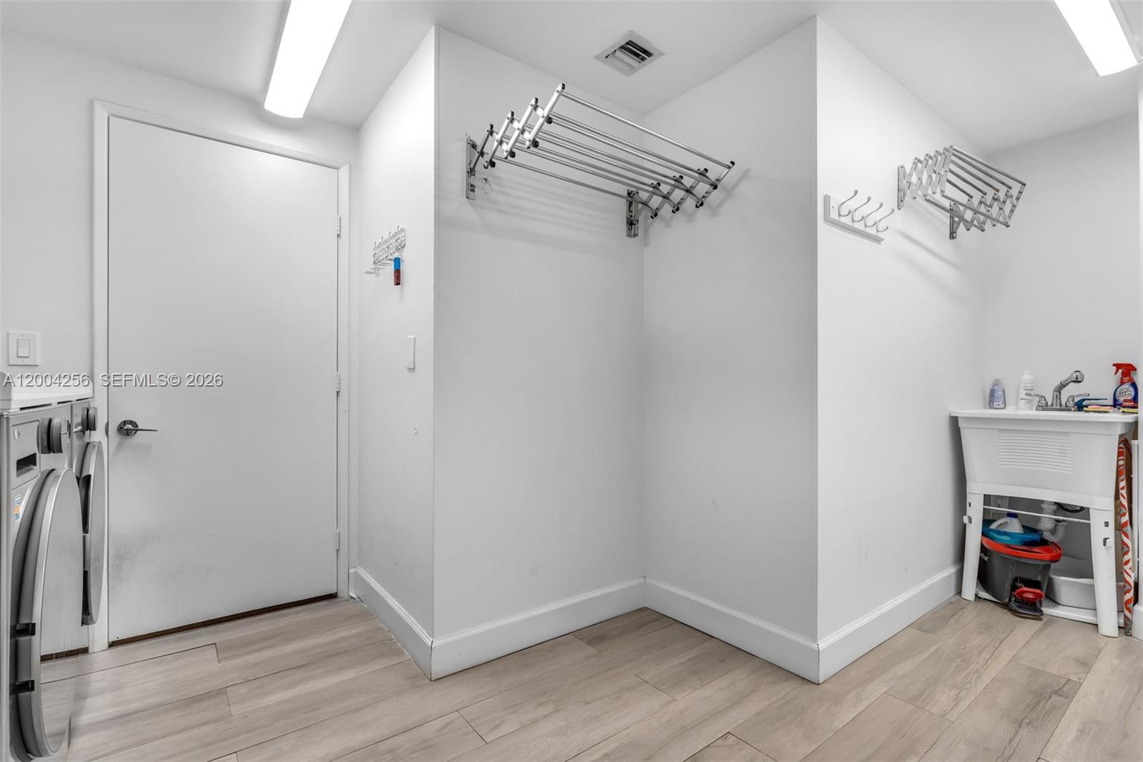 791 Crandon Blvd #302, Key Biscayne FL 33149