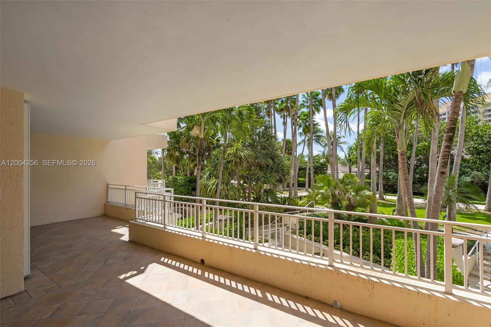 791 Crandon Blvd #302, Key Biscayne FL 33149