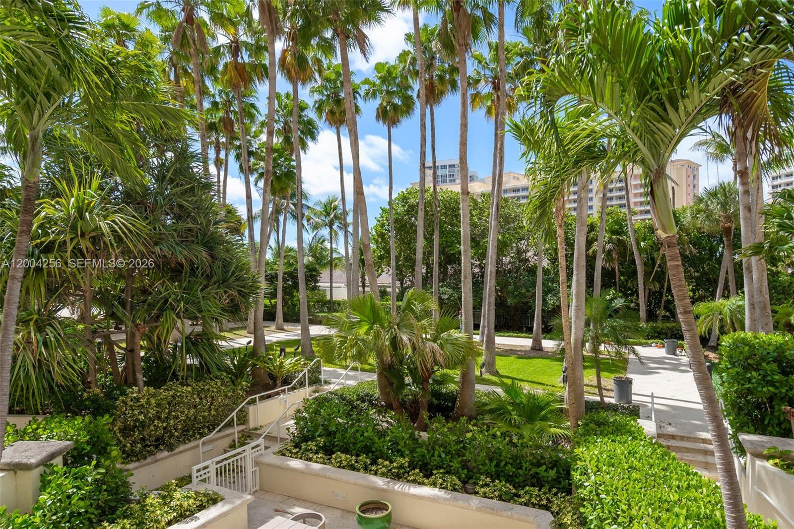 791 Crandon Blvd #302, Key Biscayne FL 33149