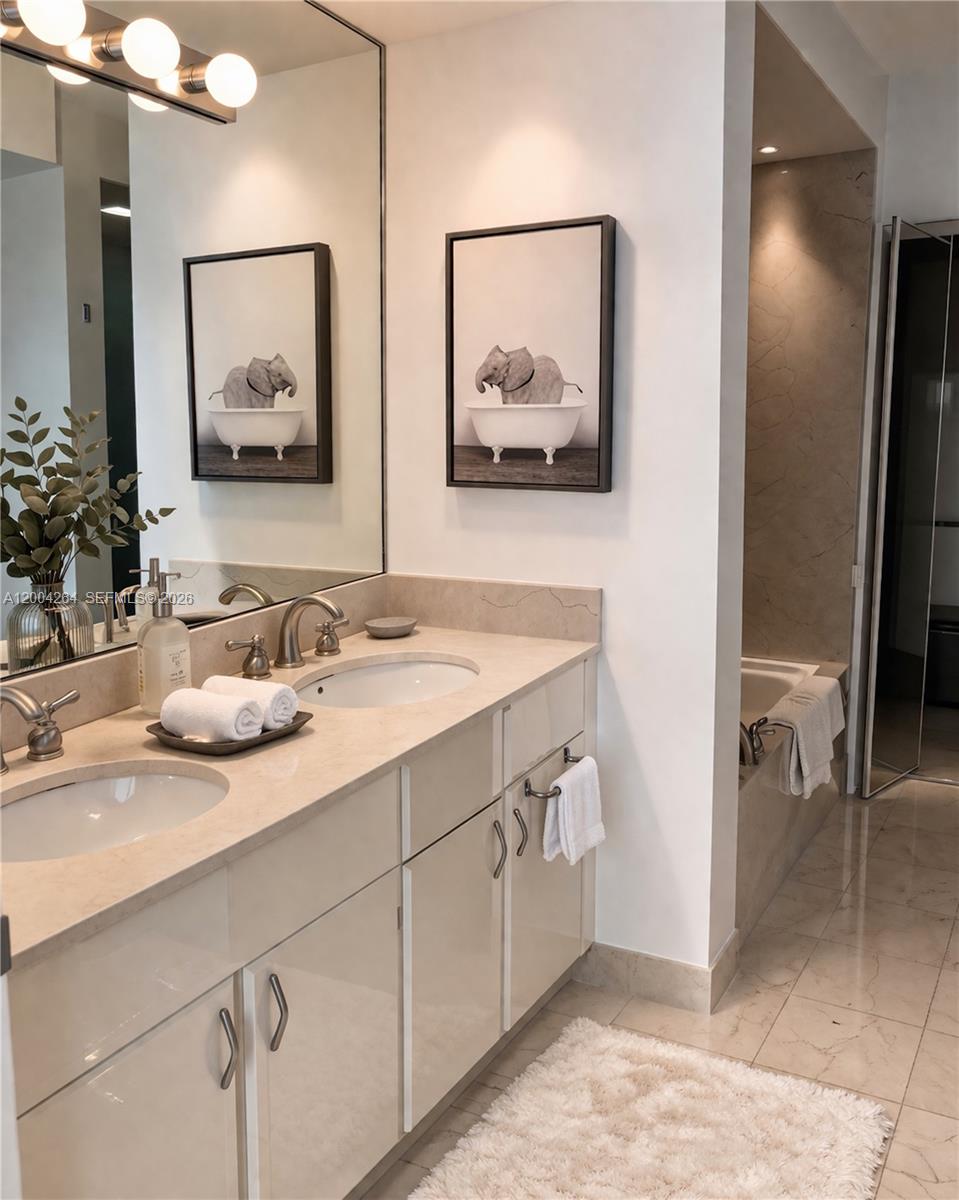 6365 Collins Ave #3204, Miami Beach FL 33141