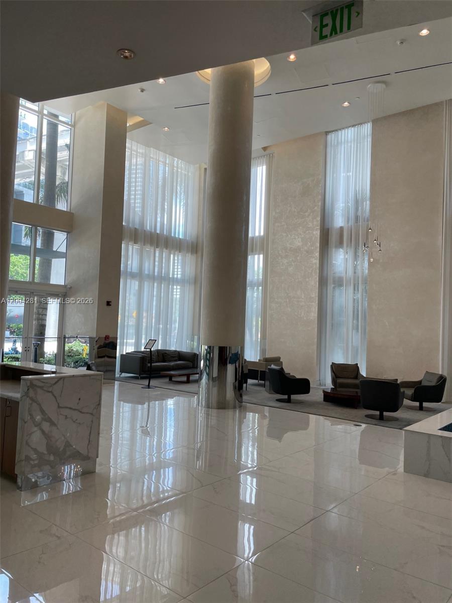 41 SE 5th St #1614, Miami FL 33131