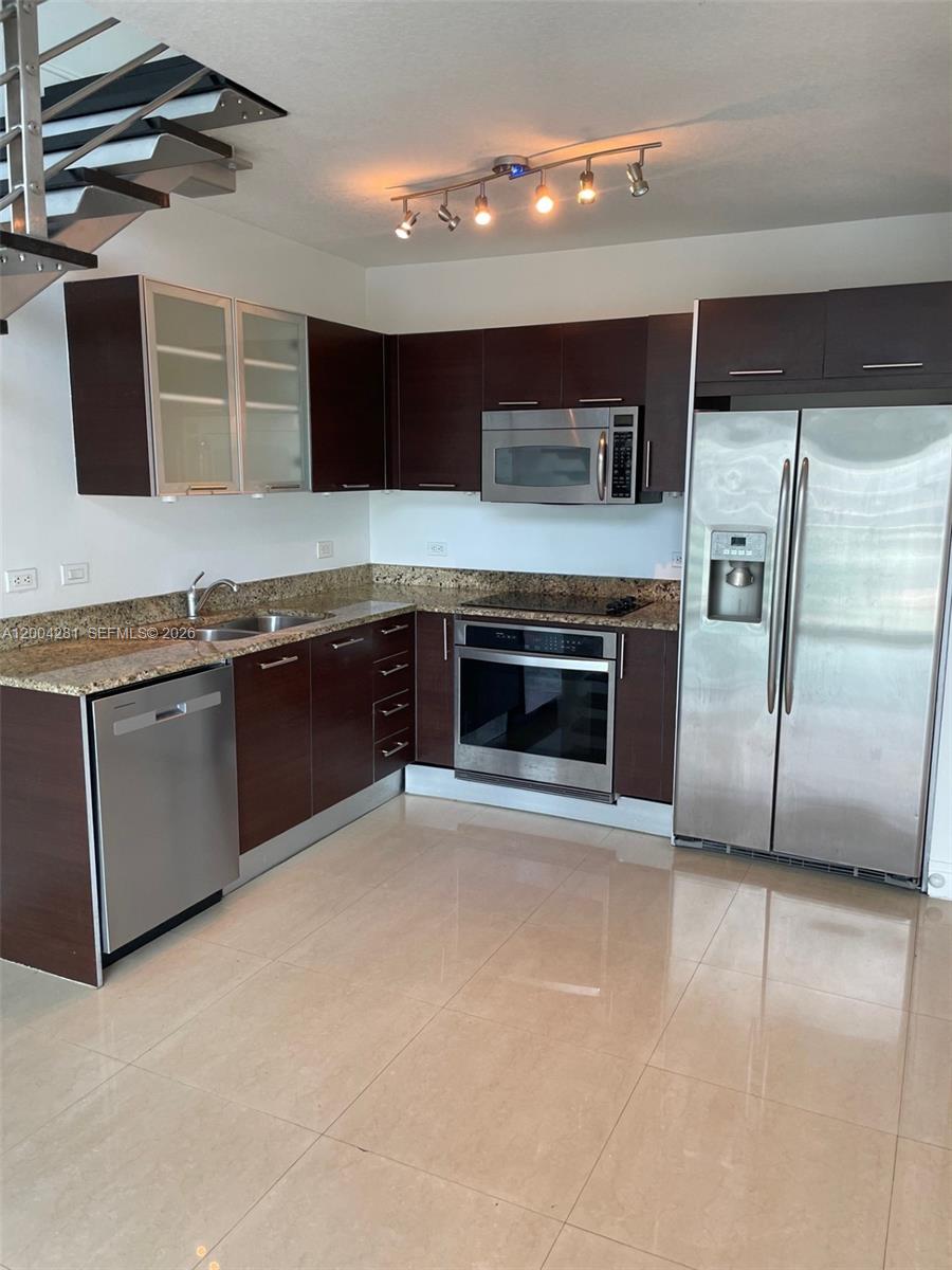 41 SE 5th St #1614, Miami FL 33131