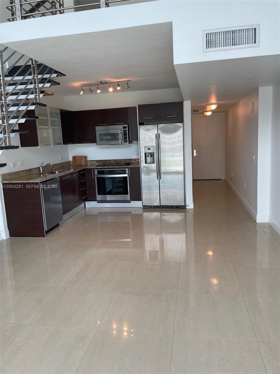 41 SE 5th St #1614, Miami FL 33131