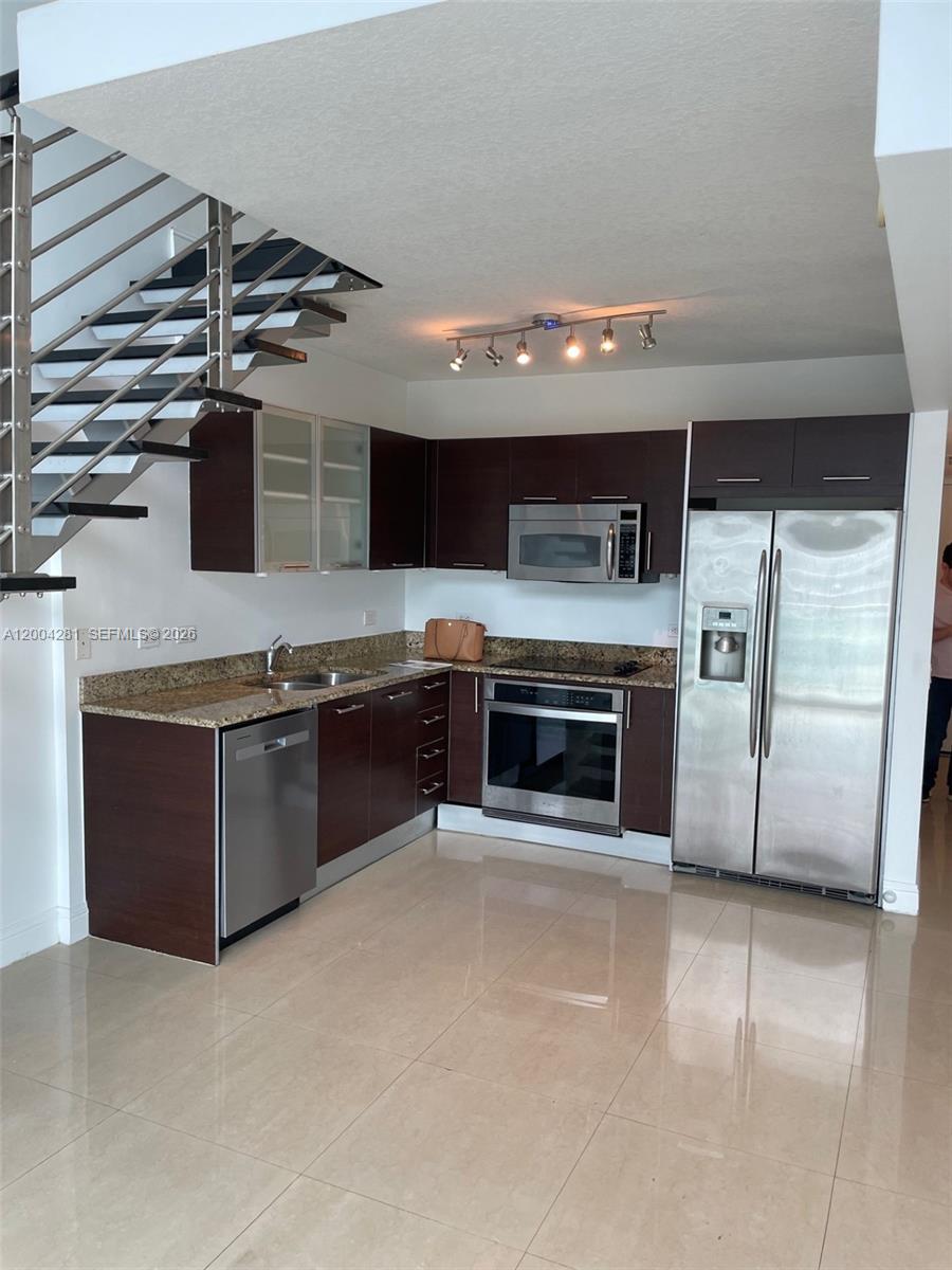 41 SE 5th St #1614, Miami FL 33131