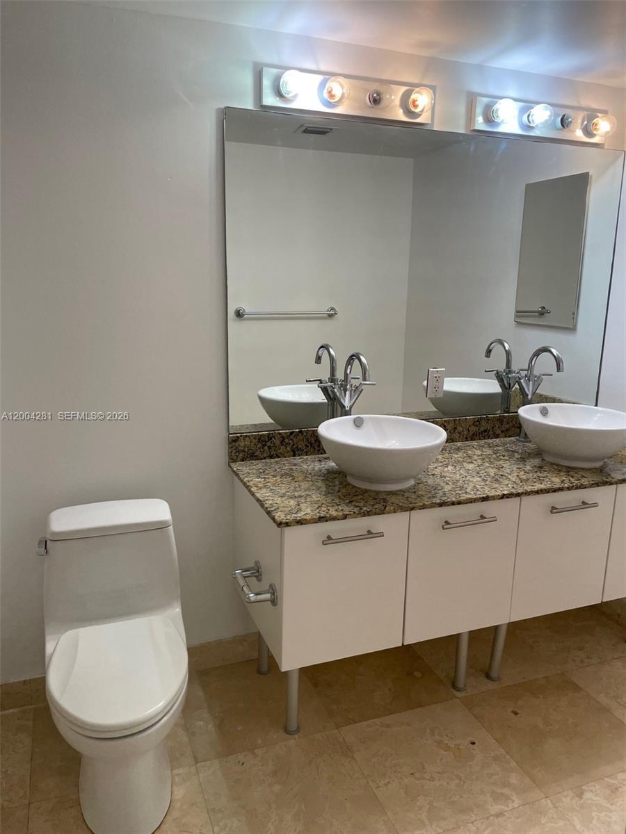 41 SE 5th St #1614, Miami FL 33131
