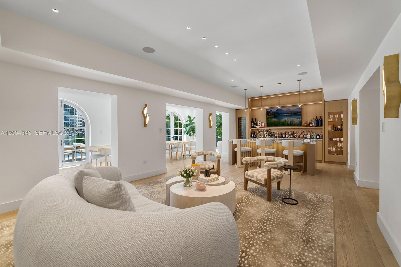 5763 Pine Tree Dr, Miami Beach FL 33140