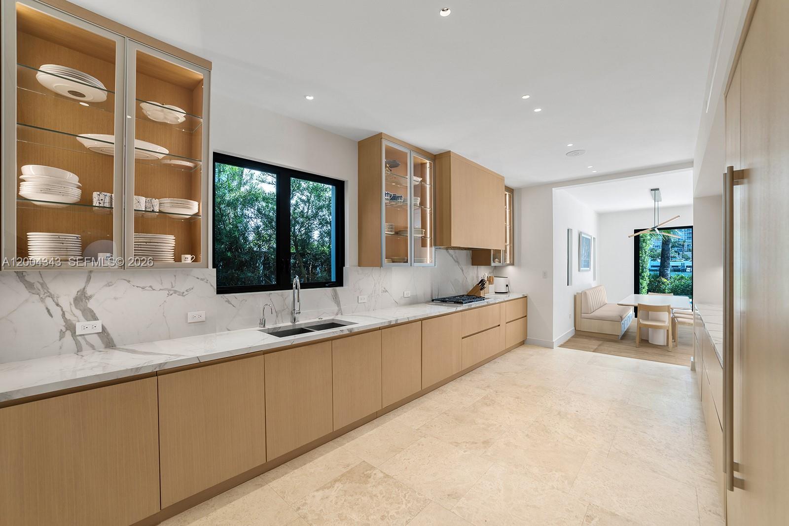 5763 Pine Tree Dr, Miami Beach FL 33140