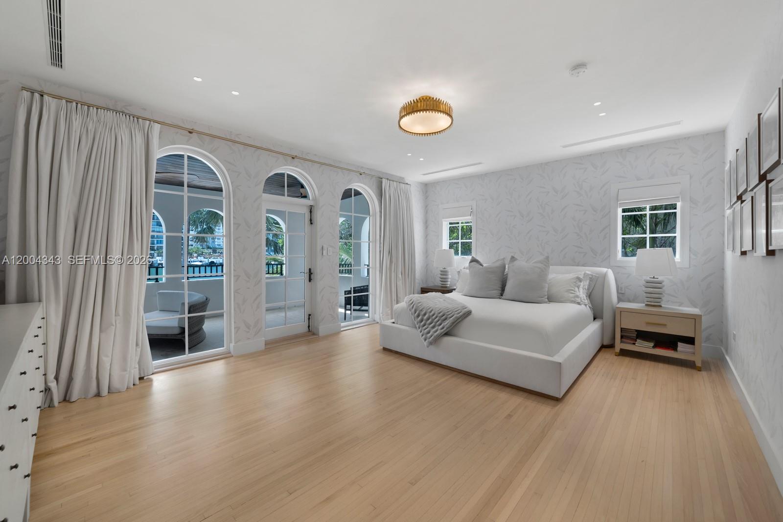 5763 Pine Tree Dr, Miami Beach FL 33140