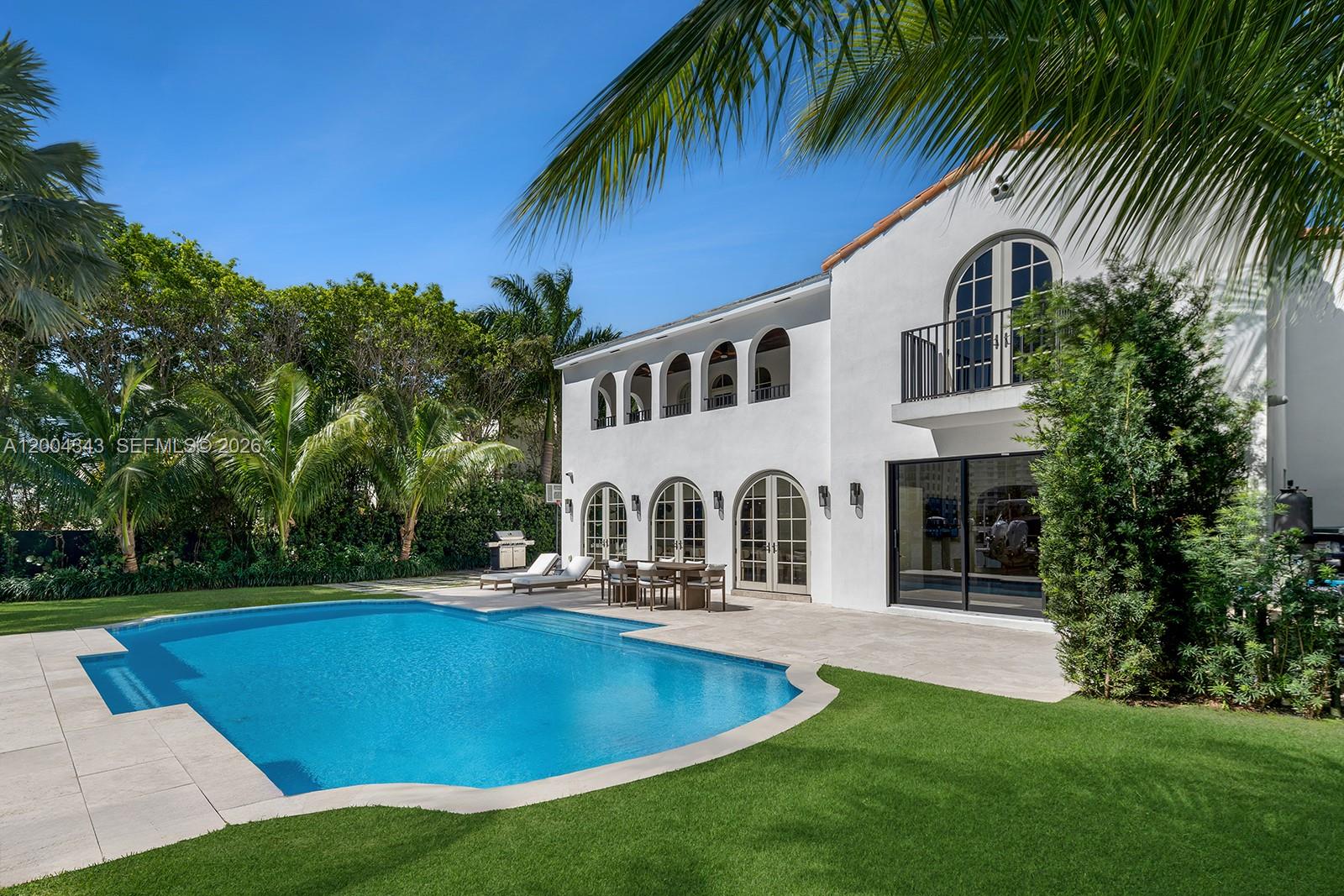 5763 Pine Tree Dr, Miami Beach FL 33140
