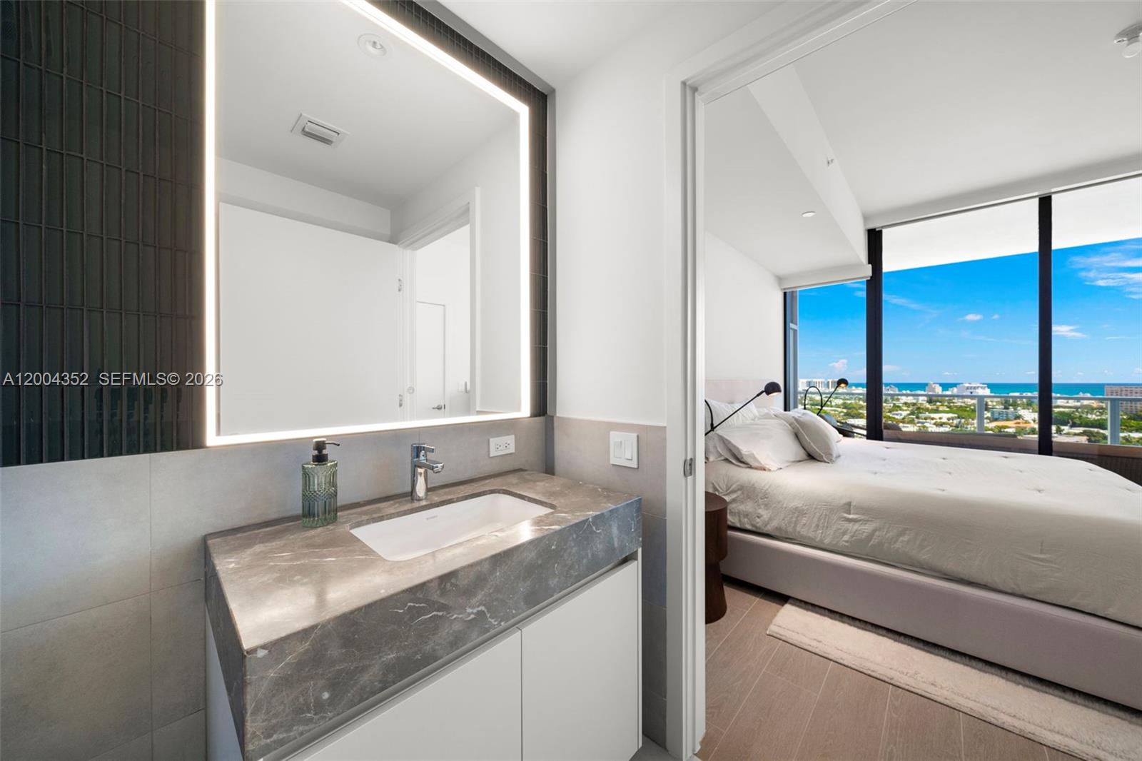 500 Alton Rd #1707, Miami Beach FL 33139