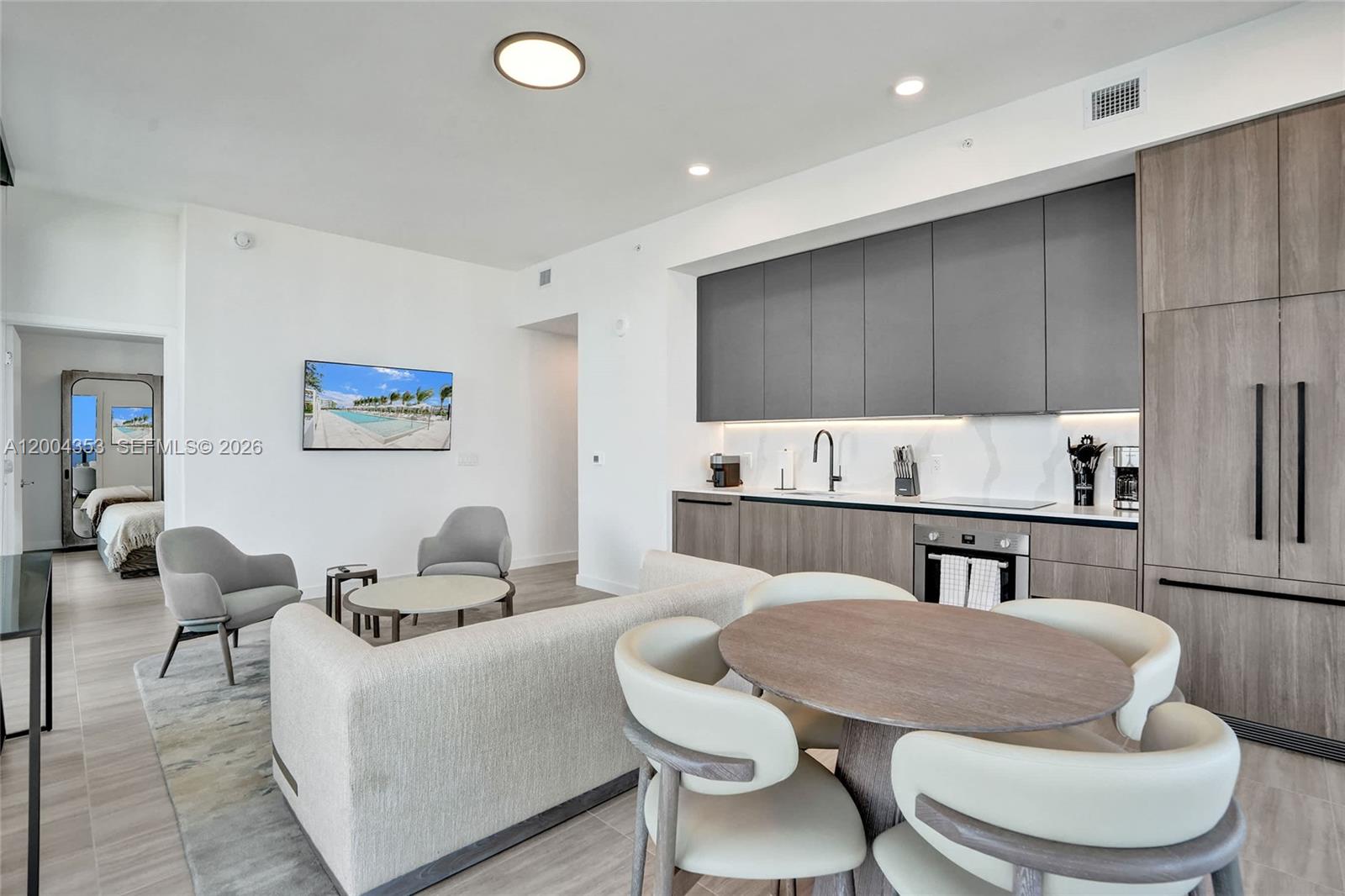 580 72nd St #1702, Miami Beach FL 33141