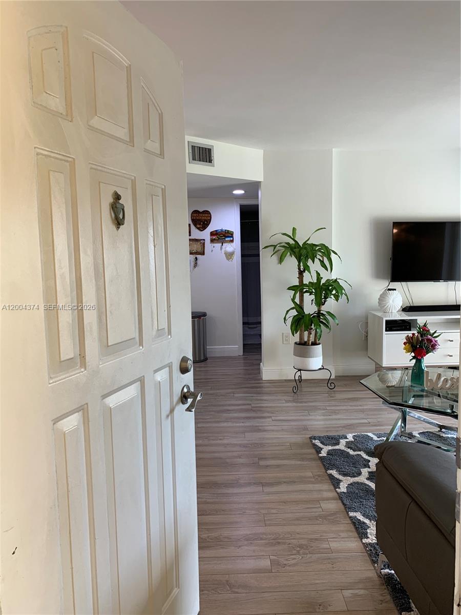 8660 SW 212th St #305, Cutler Bay FL 33189