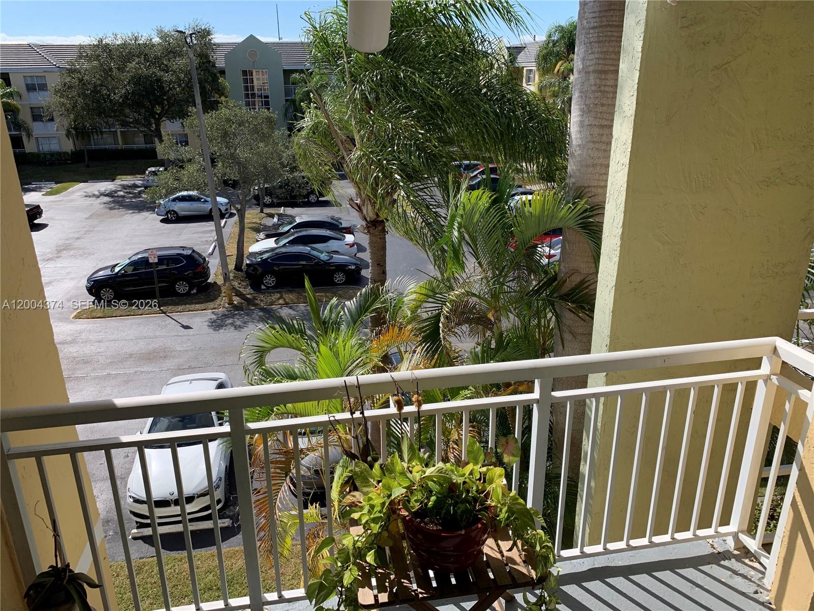 8660 SW 212th St #305, Cutler Bay FL 33189