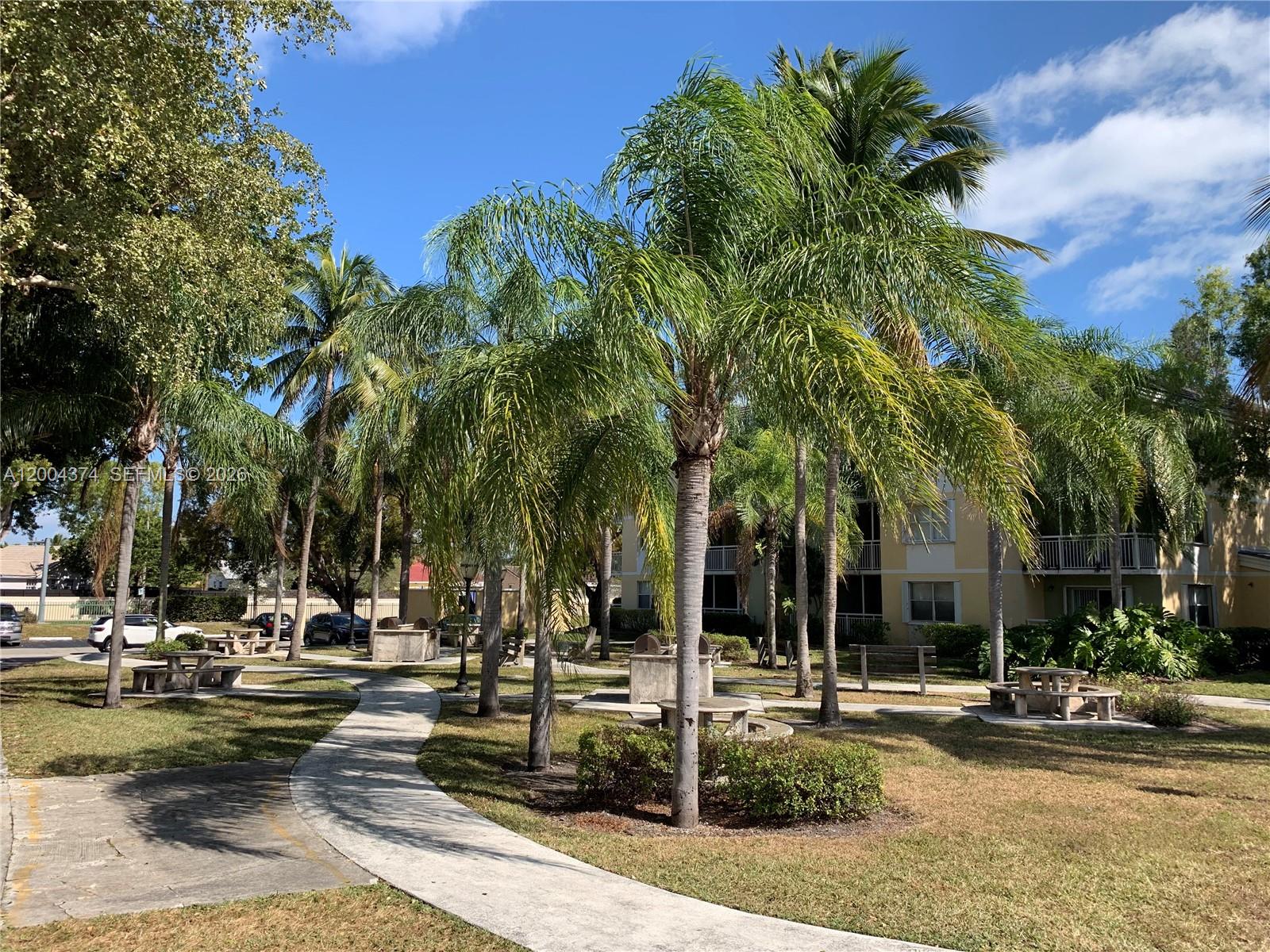 8660 SW 212th St #305, Cutler Bay FL 33189