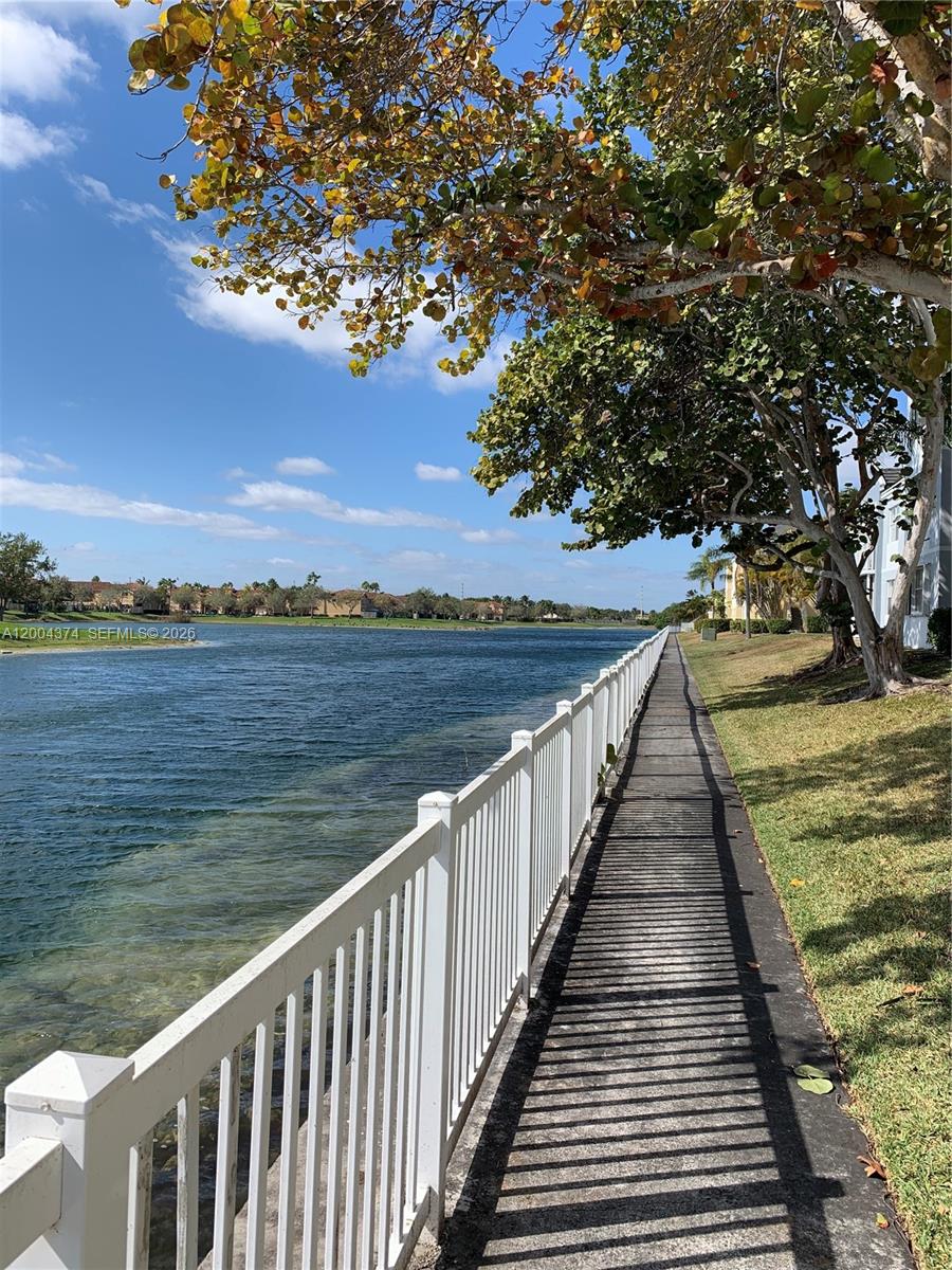 8660 SW 212th St #305, Cutler Bay FL 33189