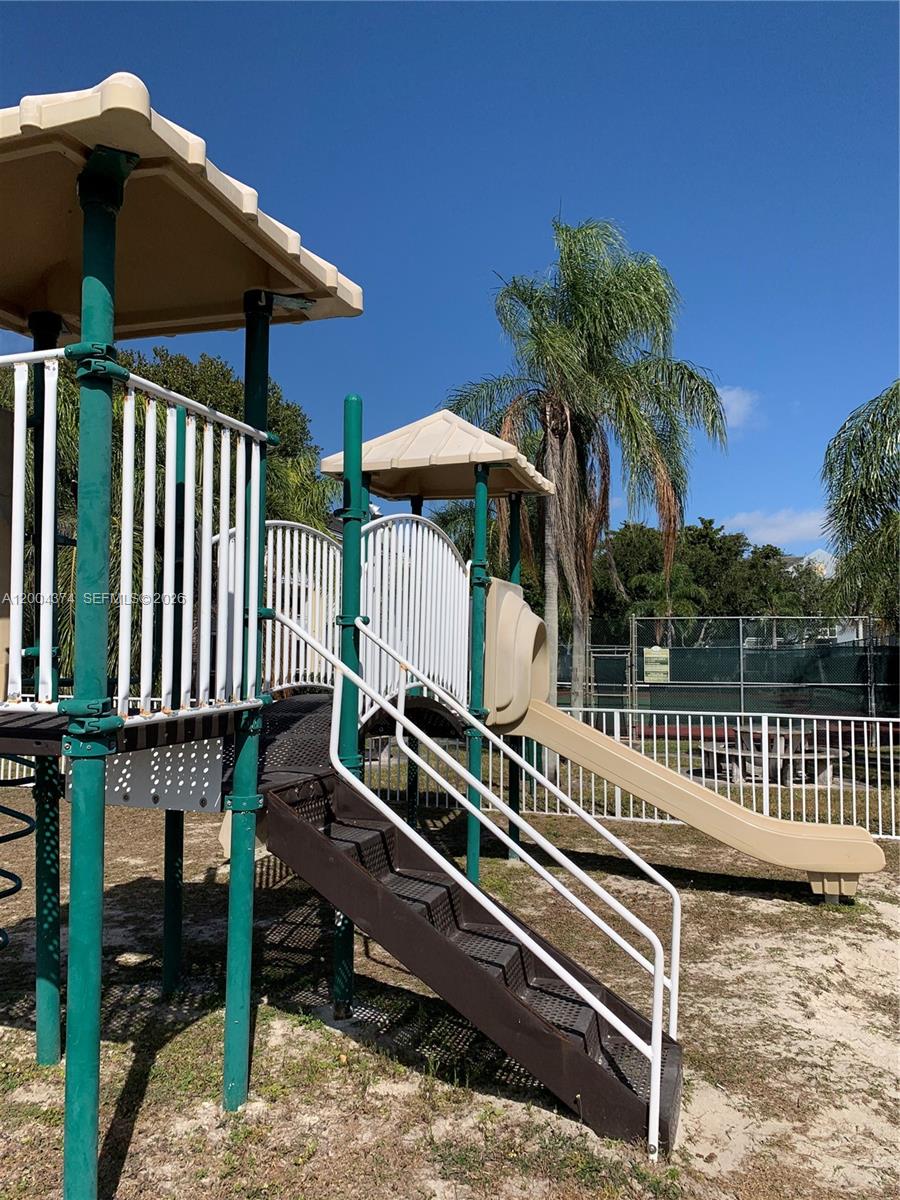 8660 SW 212th St #305, Cutler Bay FL 33189