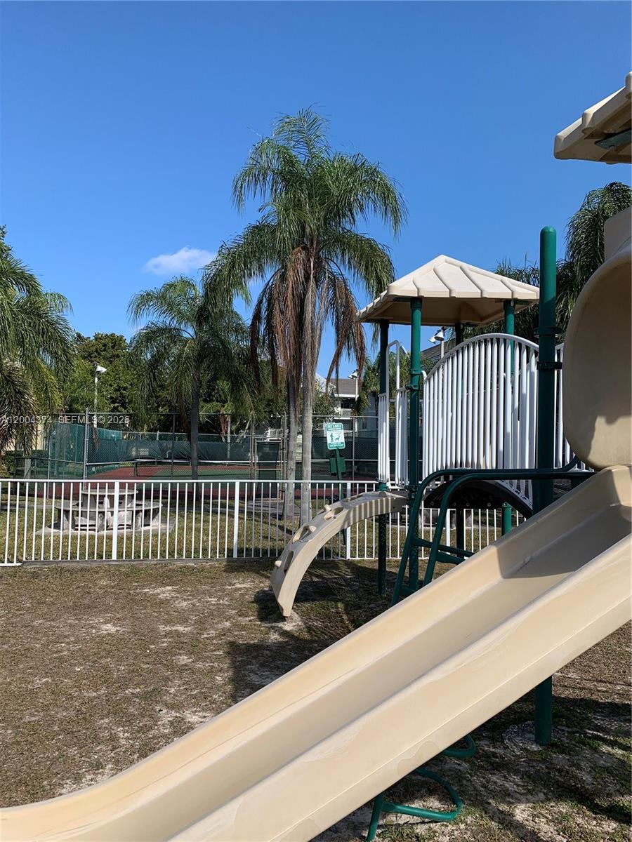8660 SW 212th St #305, Cutler Bay FL 33189