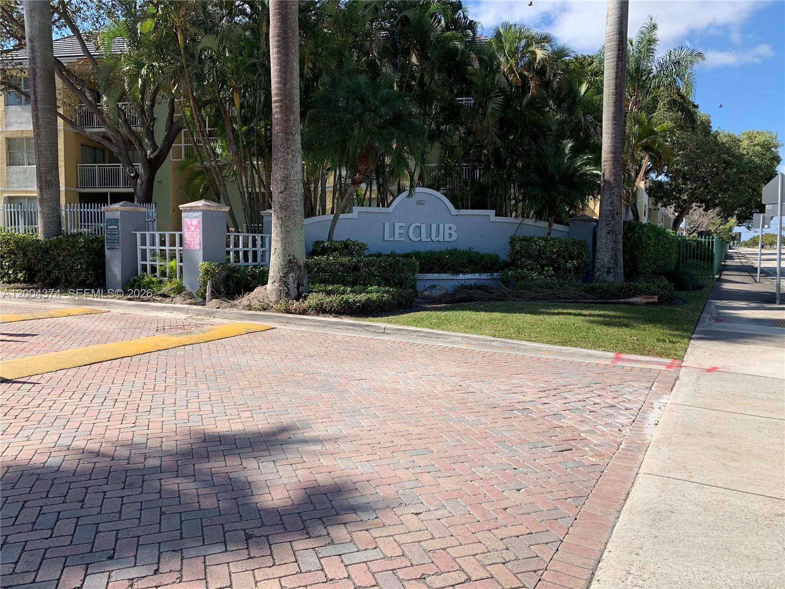 8660 SW 212th St #305, Cutler Bay FL 33189