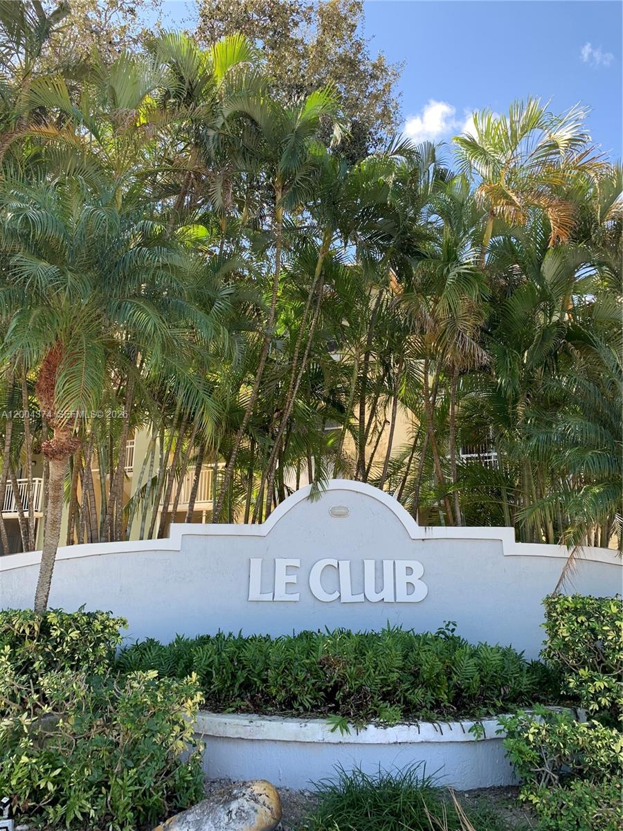 8660 SW 212th St #305, Cutler Bay FL 33189