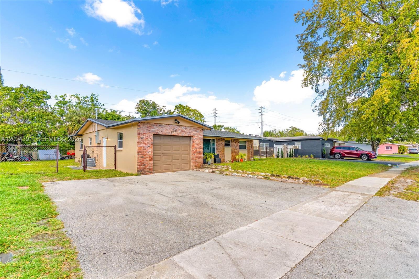 2321 NW 47th Ave, Lauderhill FL 33313