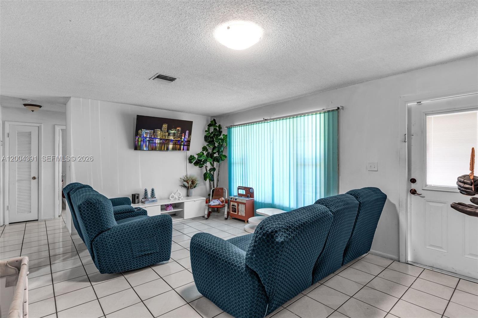 2321 NW 47th Ave, Lauderhill FL 33313