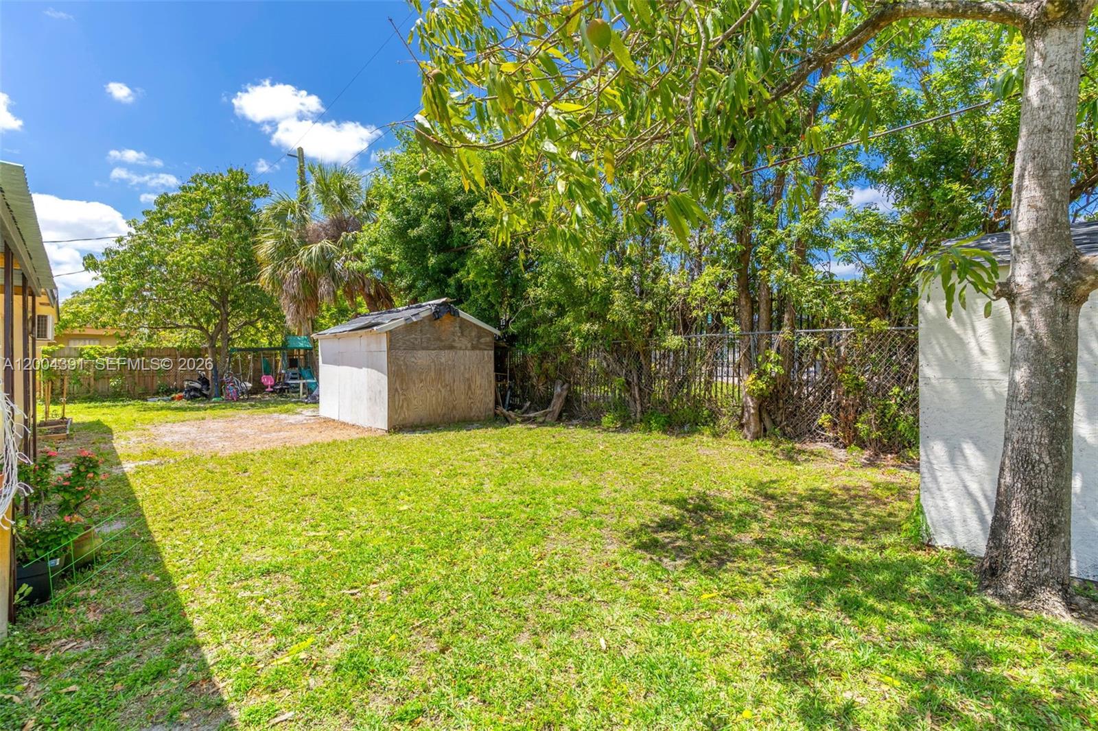 2321 NW 47th Ave, Lauderhill FL 33313