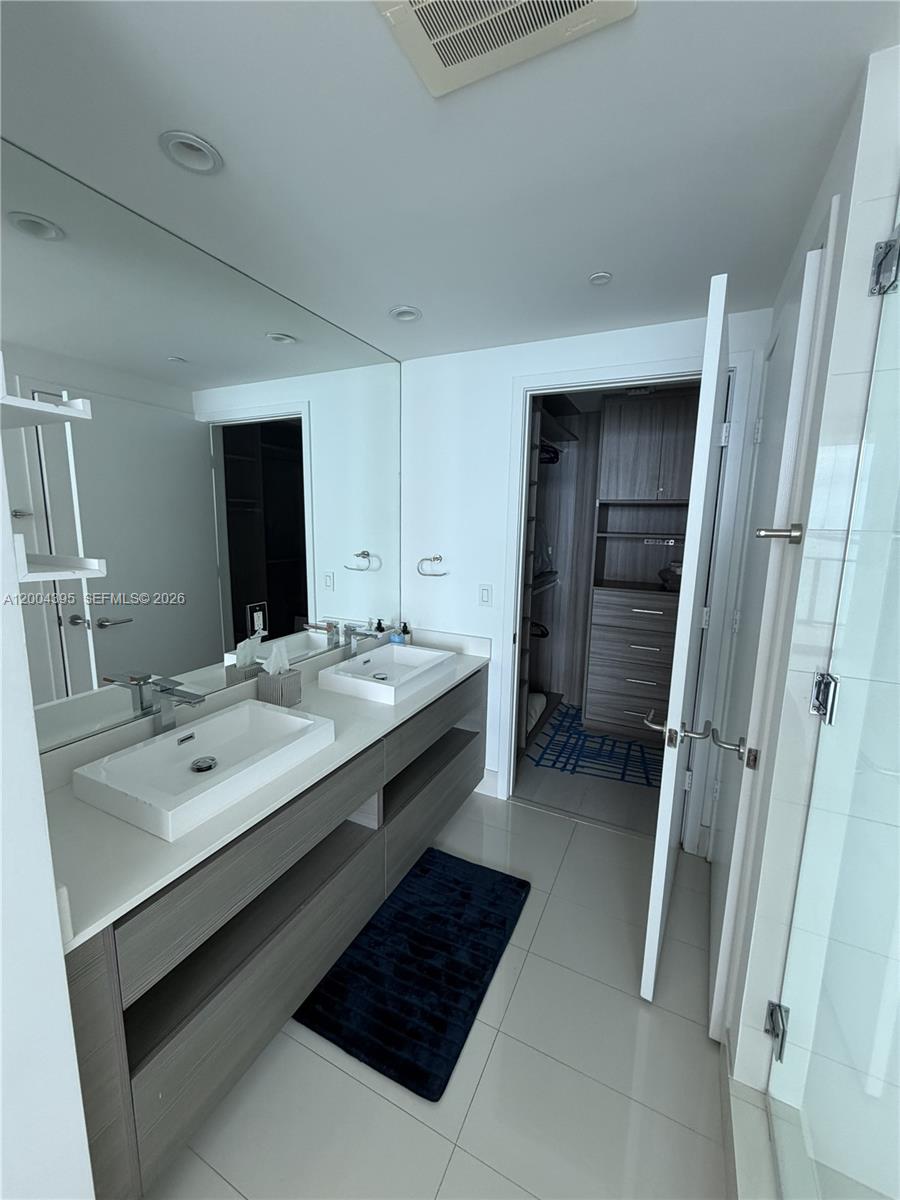 460 NE 28th St #2806, Miami FL 33137
