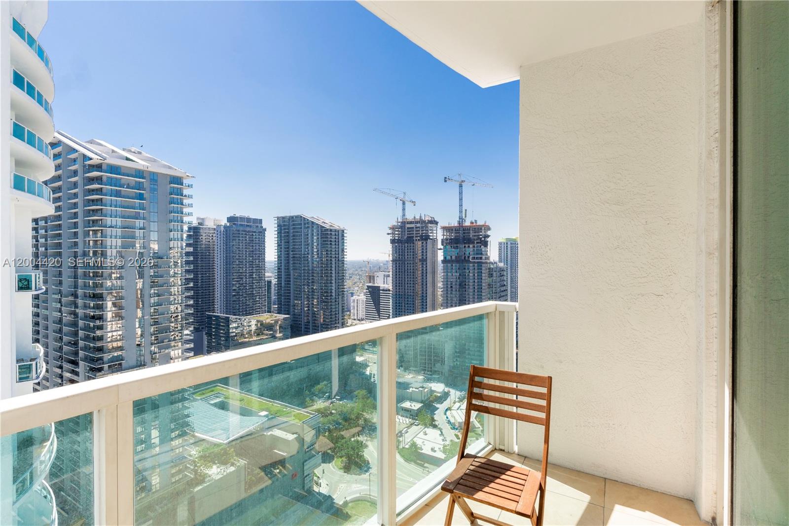 31 SE 5th St #4121, Miami FL 33131
