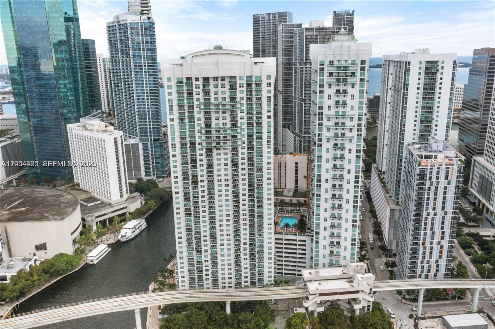 31 SE 5th St #4121, Miami FL 33131