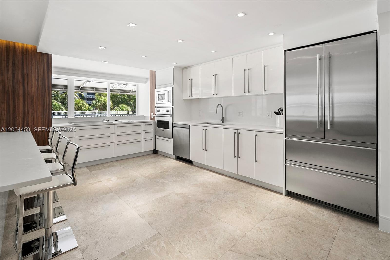 600 Grapetree Dr #3BS, Key Biscayne FL 33149