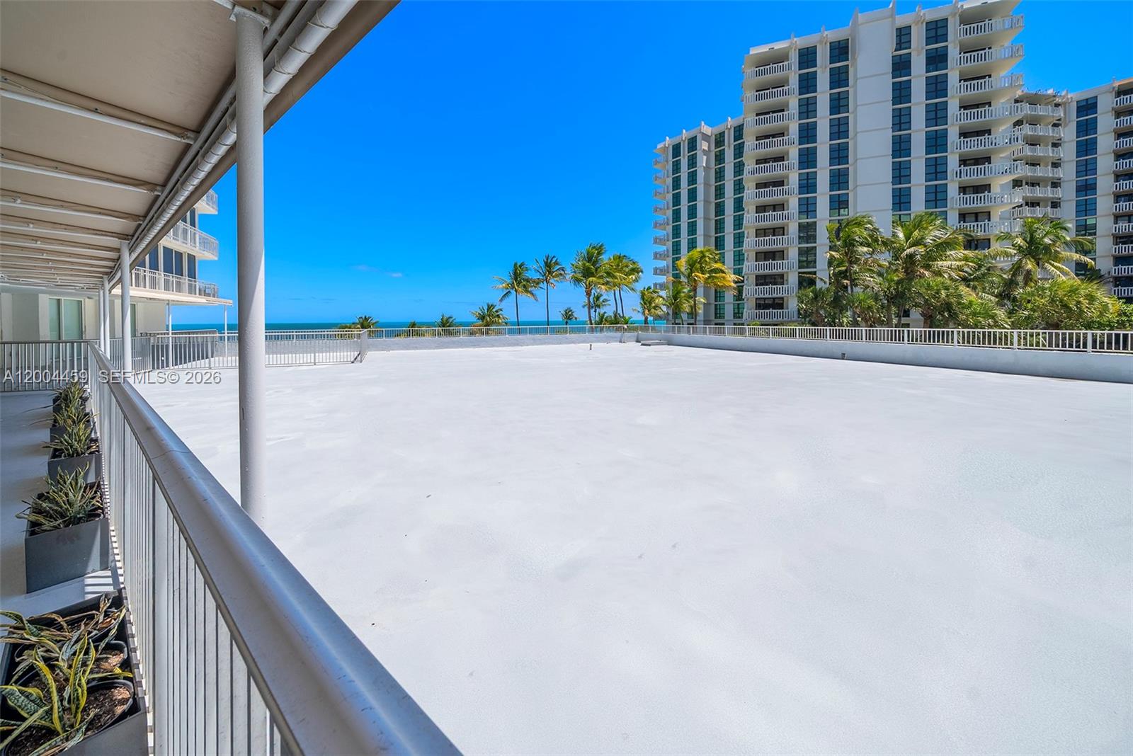 600 Grapetree Dr #3BS, Key Biscayne FL 33149