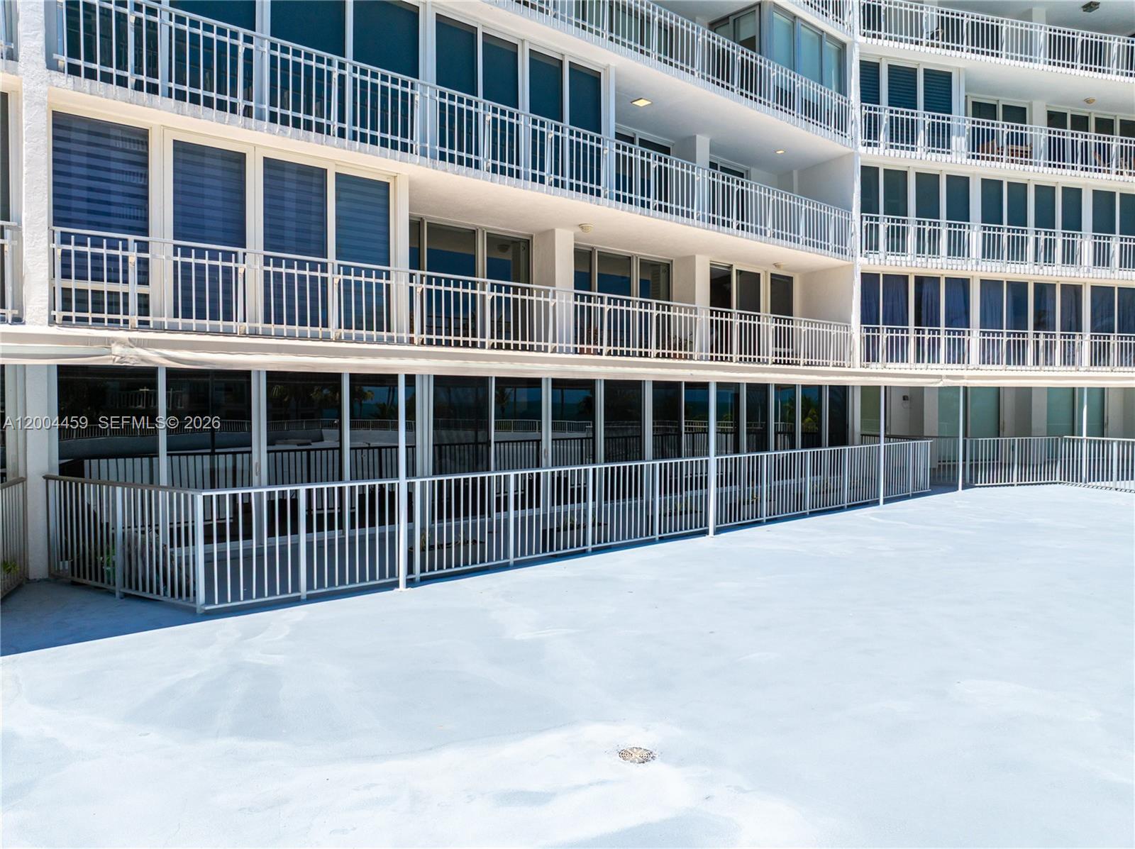 600 Grapetree Dr #3BS, Key Biscayne FL 33149
