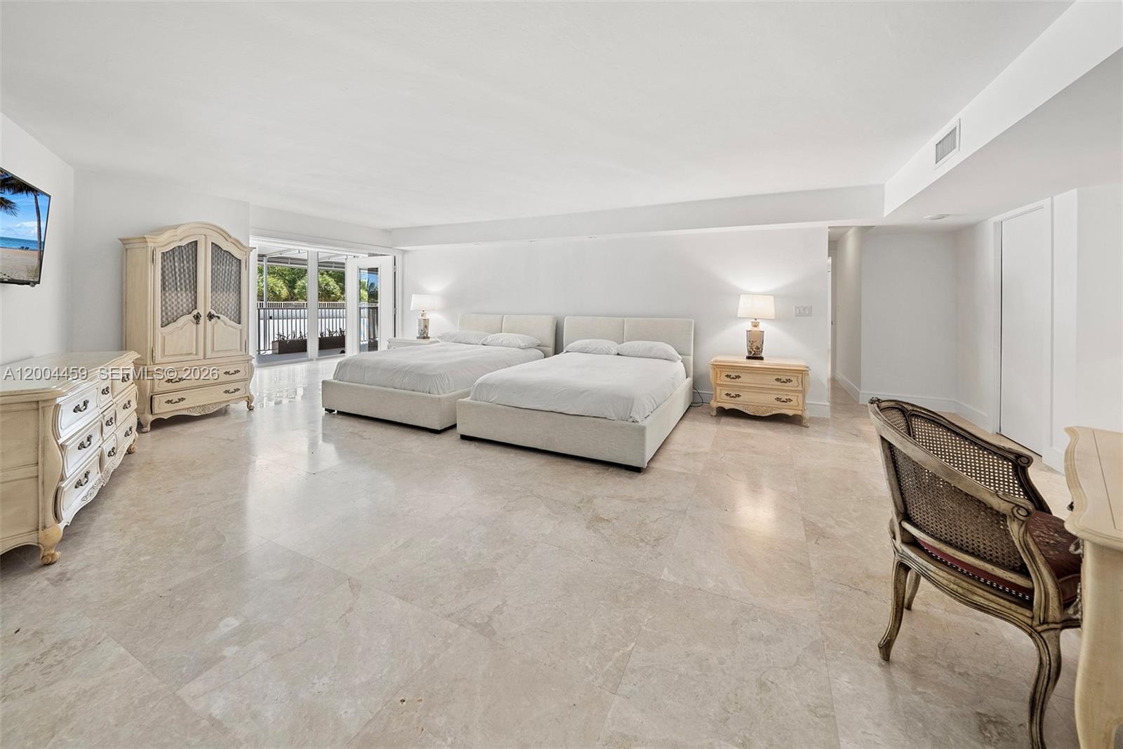 600 Grapetree Dr #3BS, Key Biscayne FL 33149